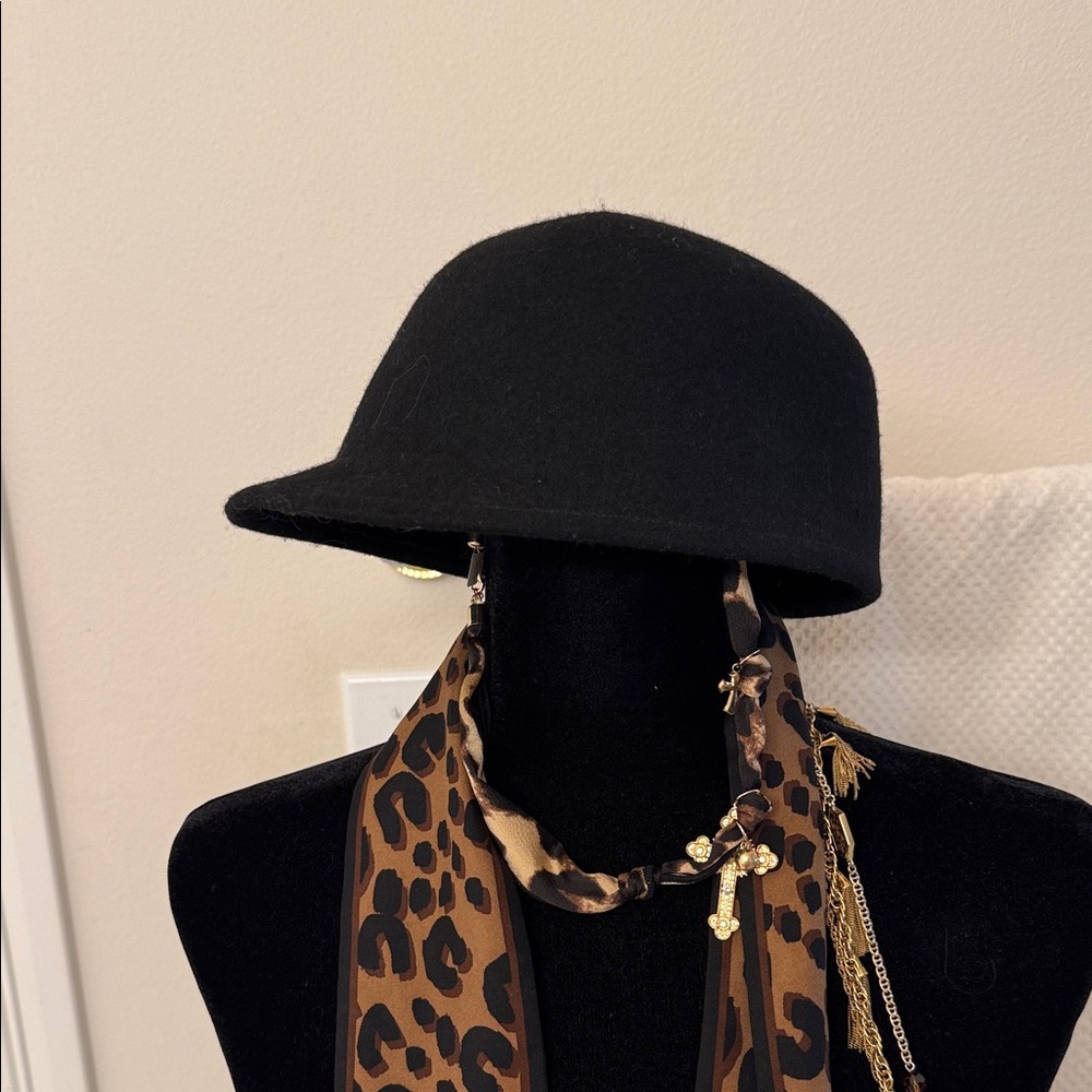 Blk hat